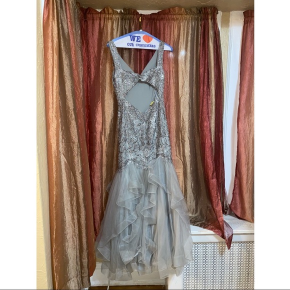 Mother of the Bride Dress - Picture 2 of 3